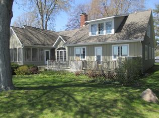 6185 E Pickwick Park Dr, Syracuse, IN 46567