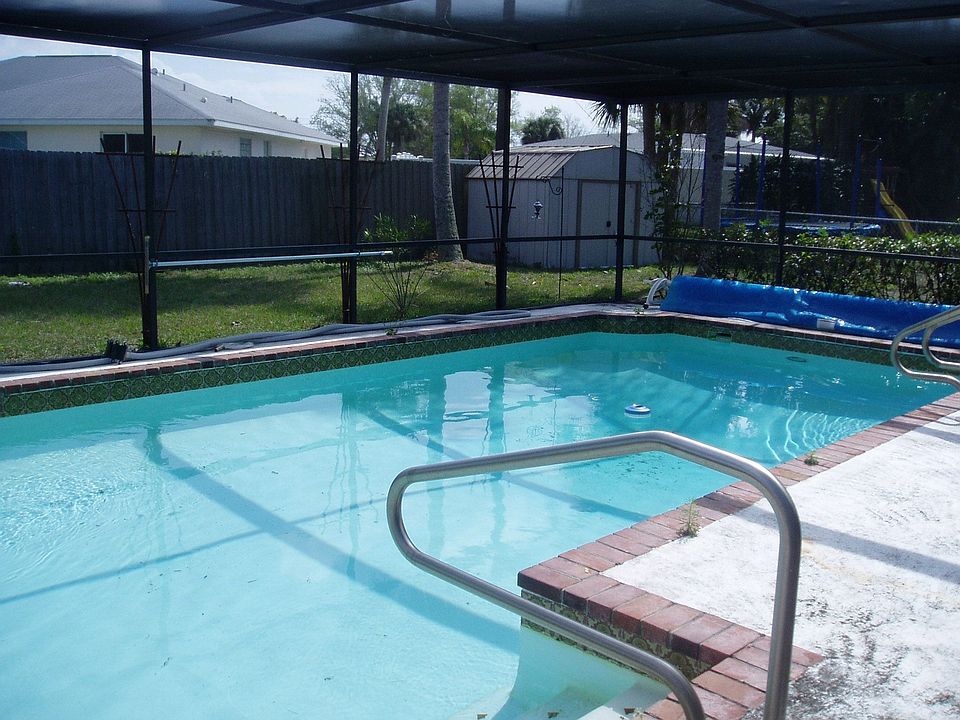 Large fenced yard and Pool
