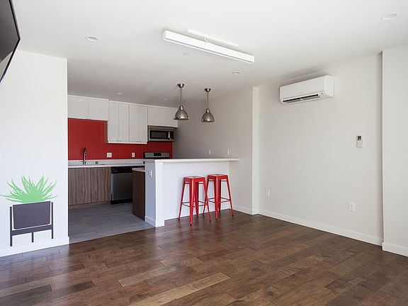 4th image of 2716 Ellendale Pl #2718.3