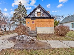 412 Jay St, Elgin, IL 60120