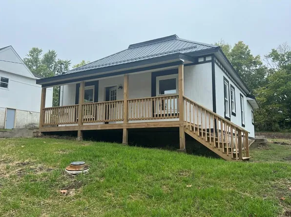 506 S 2nd St, Richmond, MO 64085