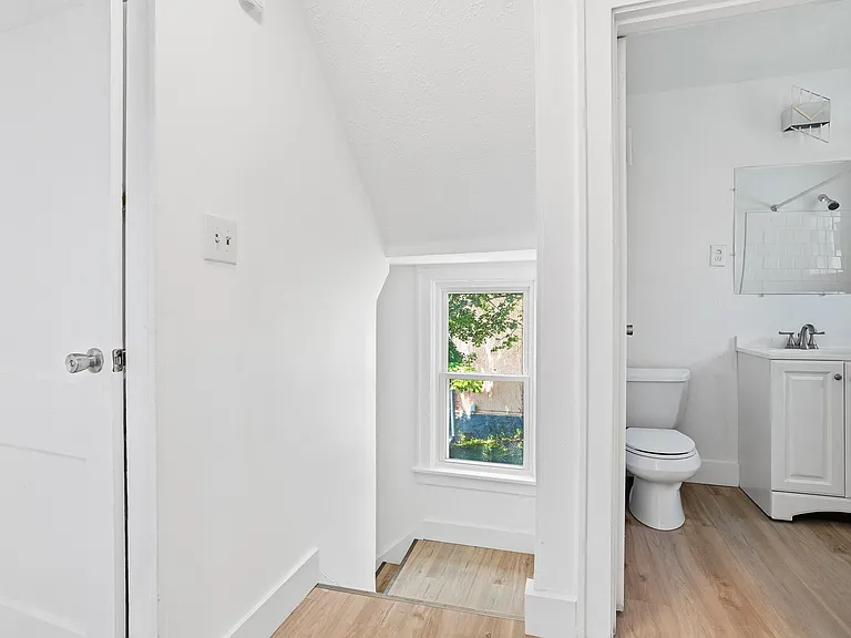 7806 Saint Lawrence Ave — Photo 18