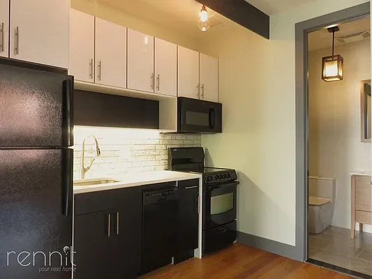 Rented by Rennit Inc. | media 30