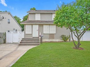 20 E Roosevelt Ave, Roosevelt, NY 11575