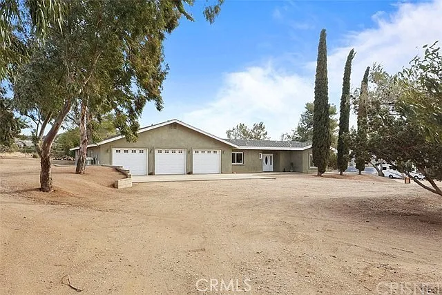 3 bed, 2245 sqft, $4,950 — Photo 1