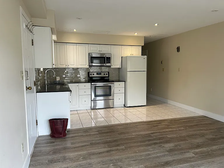 1665 E 21st Ave #WEST — Photo 4