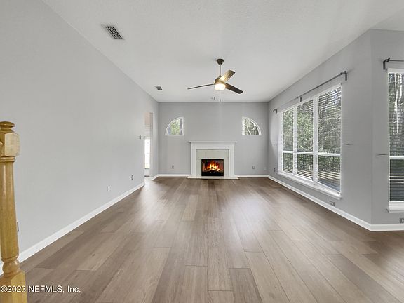3rd image of 473 BRIDGEPORT Court