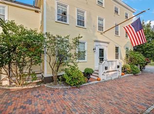 6 Auburn St, Newburyport, MA 01950