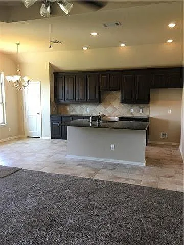 4 bed, 1708 sqft, $2,200 — Photo 3