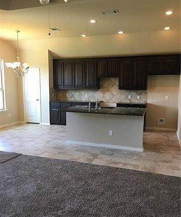 3rd image of 301 Santo Dr