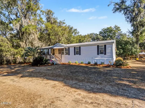 15 Finch Road, St. Helena Island, SC 29920