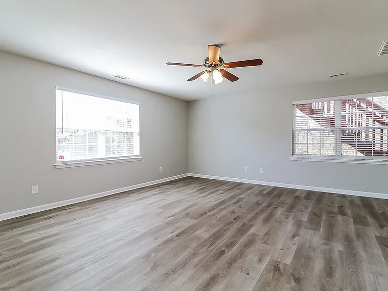 2826 Filbert St — Photo 9