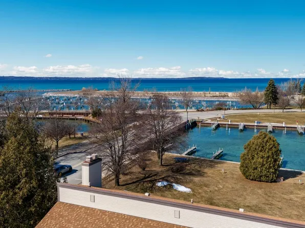 115 Dexter St, Elk Rapids, MI 49629