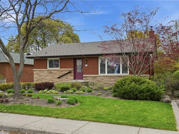 150 W 28th St, Hamilton, ON L9C 5B2
