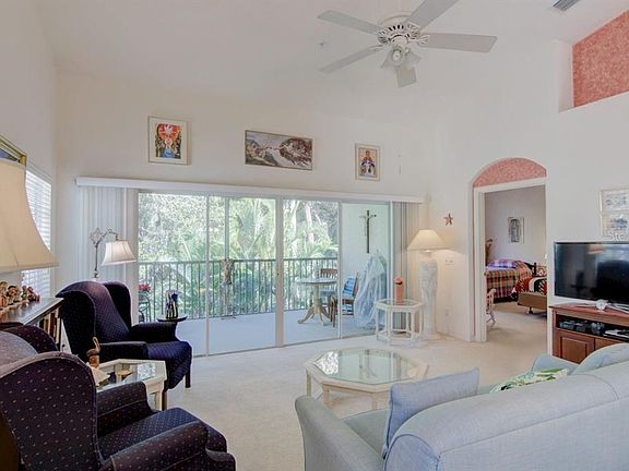 4th image of 320 Clearbrook Cir Unit 201