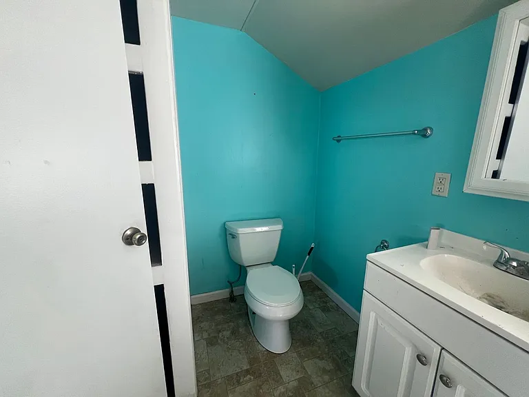 1836 Myrtle St — Photo 7