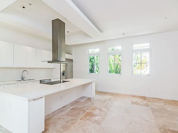 3rd image of 523 Anastasia Ave #523