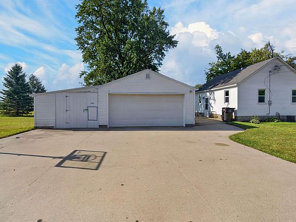 3rd image of 3017 Big Woods Rd