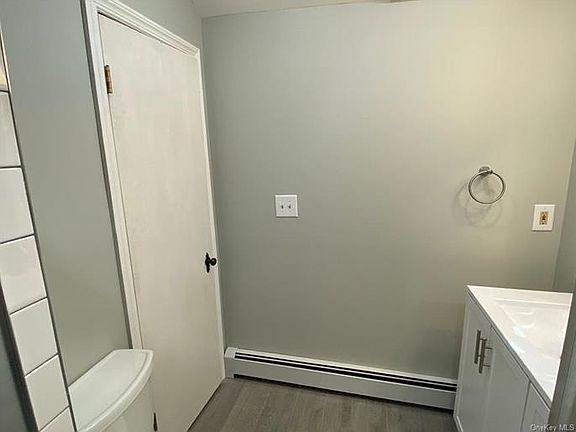 4th image of 33A Amundsen Ln