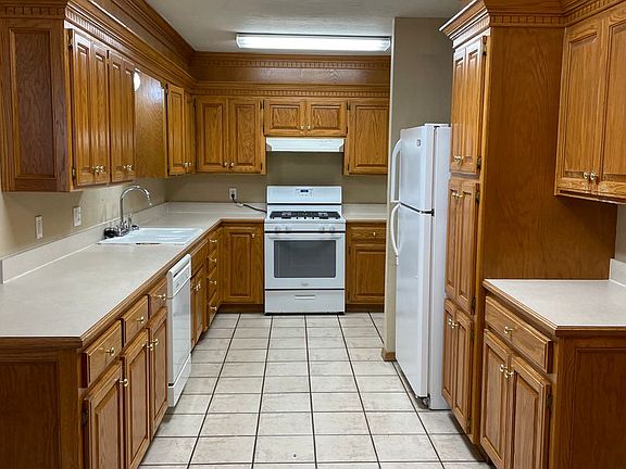 3rd image of 102-104 N Husband Ct
