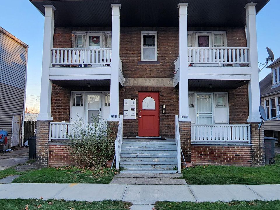 1st image of 3283 W 111th St