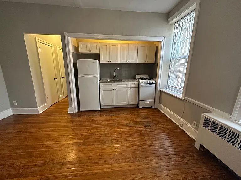 513 S 42nd St #1R — Photo 2