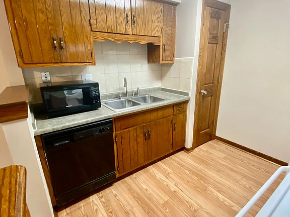 5th image of 11610 Blackhawk Ct APT 1