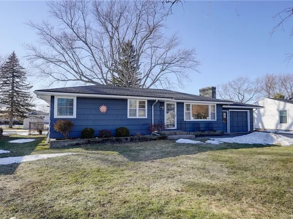 9 E Crest Dr, Rochester, NY 14606