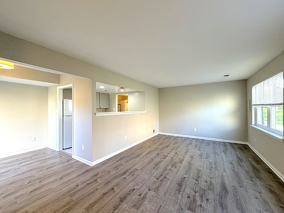 3rd image of 9689 Hagel Cir Suite C