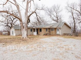 6916 Berry Rd, Kansas City, KS 66106