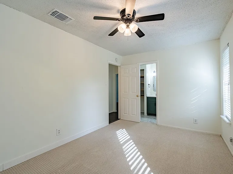 6505 Pevensey Dr — Photo 9