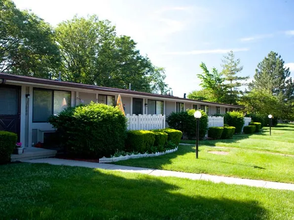 Ridgewood Apartments, 6492 Yale Rd #95dbc9712, Westland, MI 48185