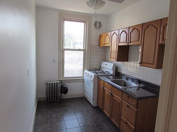 5th image of 1418 Central Ave #2