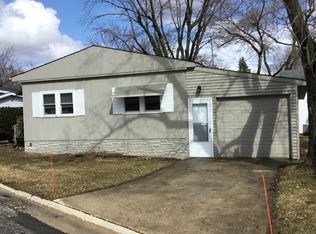 1203 Lakewood Rd, Elgin, IL 60123