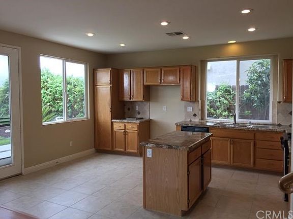4th image of 39880 Hillsboro Cir