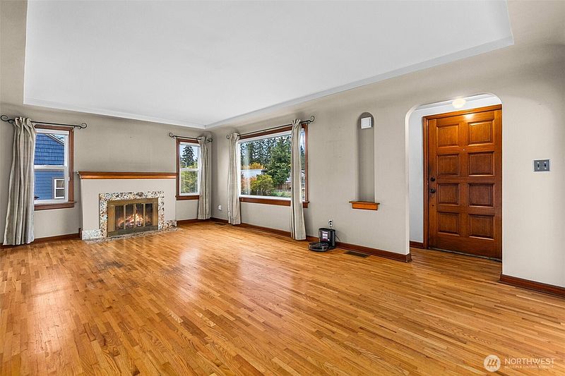 3rd image of 5002 6th Avenue