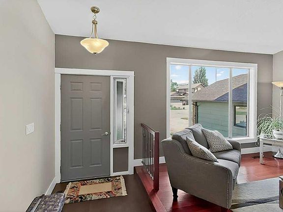 2nd image of 63 Wildwood Cres W