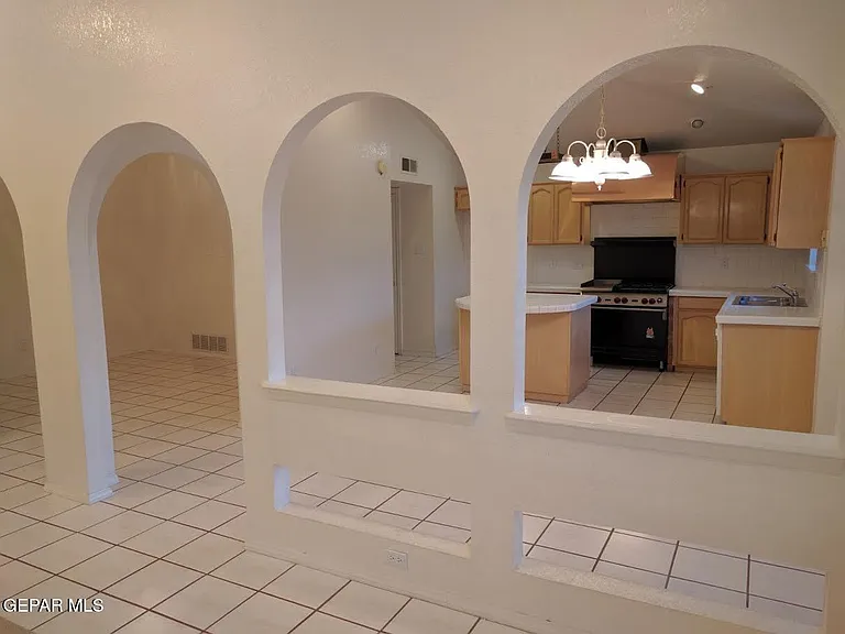 7417 Mission Viejo Dr — Photo 6