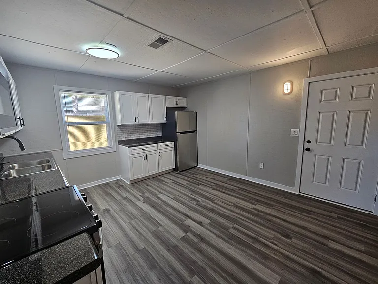 1510 Arthur Ave — Photo 26
