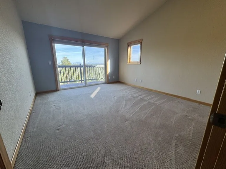 1016 NW Foxwood — Photo 19