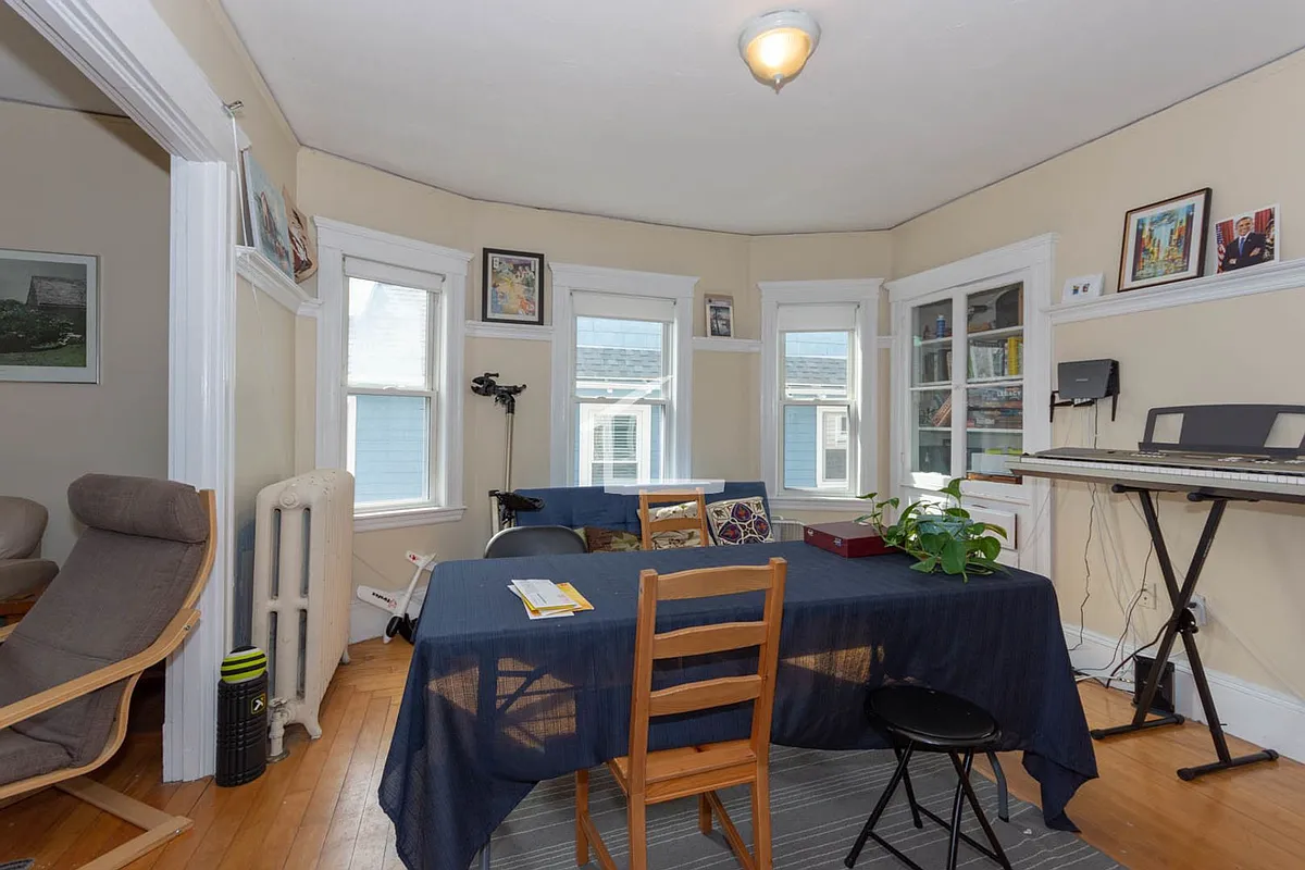 Building Photo - 42 Atkins St #2B