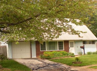 111 Plumtree Rd, Levittown, PA 19056