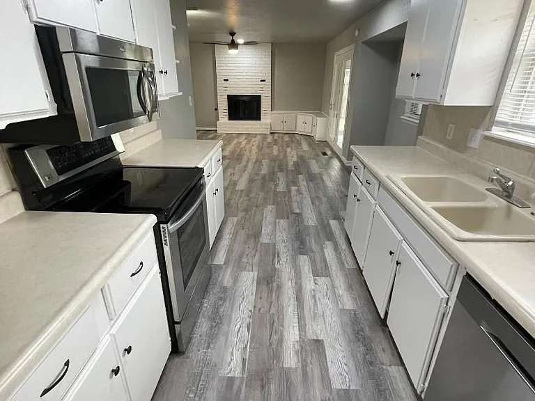 1008 Woods Ave — Photo 9