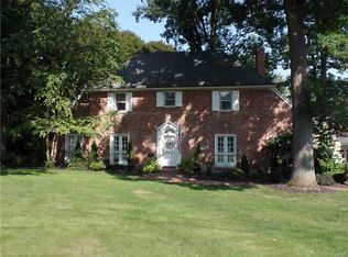 204 Wynthrop Rd, Syracuse, NY 13209