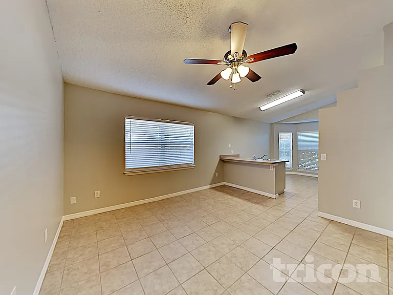 8514 Blackberry Ave — Photo 2