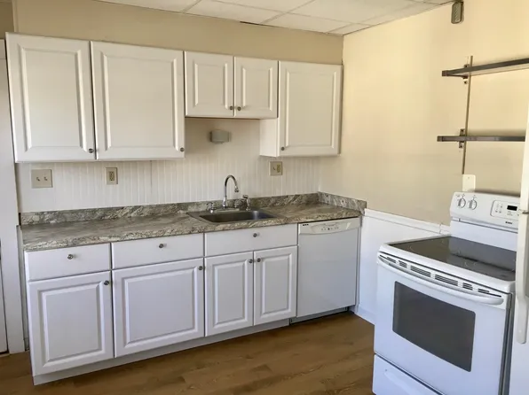 52 Riddle St #2, Manchester, NH 03102