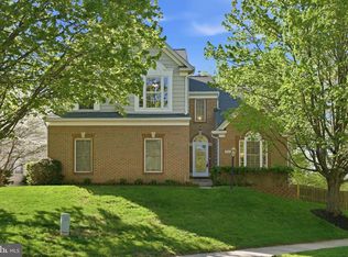9500 Meadows Farm Dr, Owings Mills, MD 21117