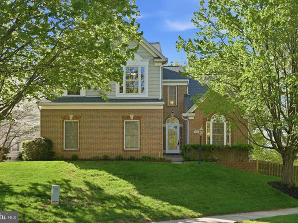 9500 Meadows Farm Dr, Owings Mills, MD 21117