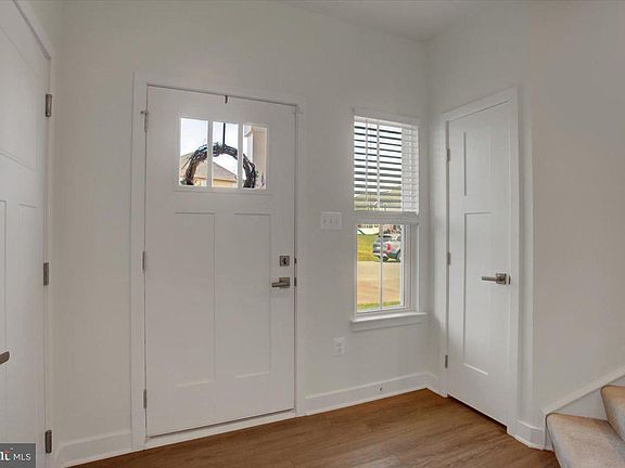 3rd image of 1194 Emilys Ct