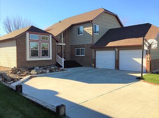 718 Windham Sq, Glendive, MT 59330